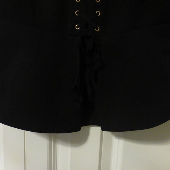 LE CHATEAU black lace up front spaghetti strap top - Picture 5 of 8